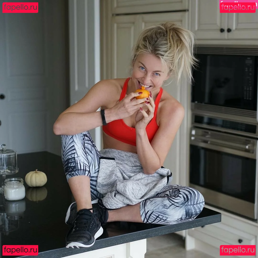 Julianne Hough Onlyfans Photo Gallery 