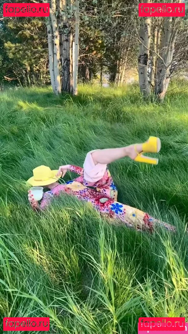 Julianne Hough Onlyfans Photo Gallery 