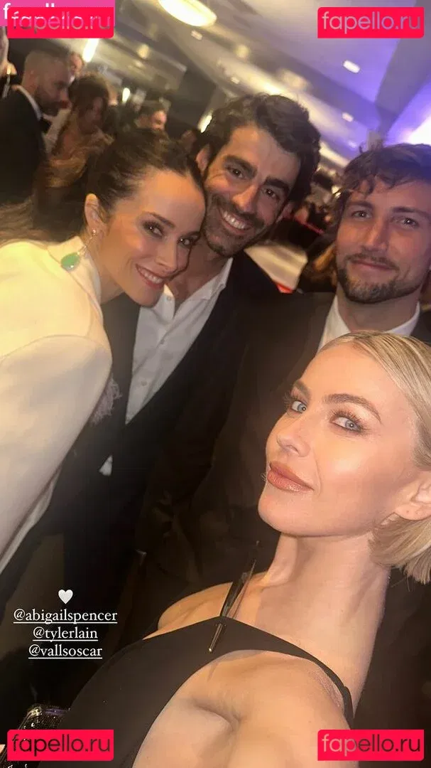 Julianne Hough Onlyfans Photo Gallery 