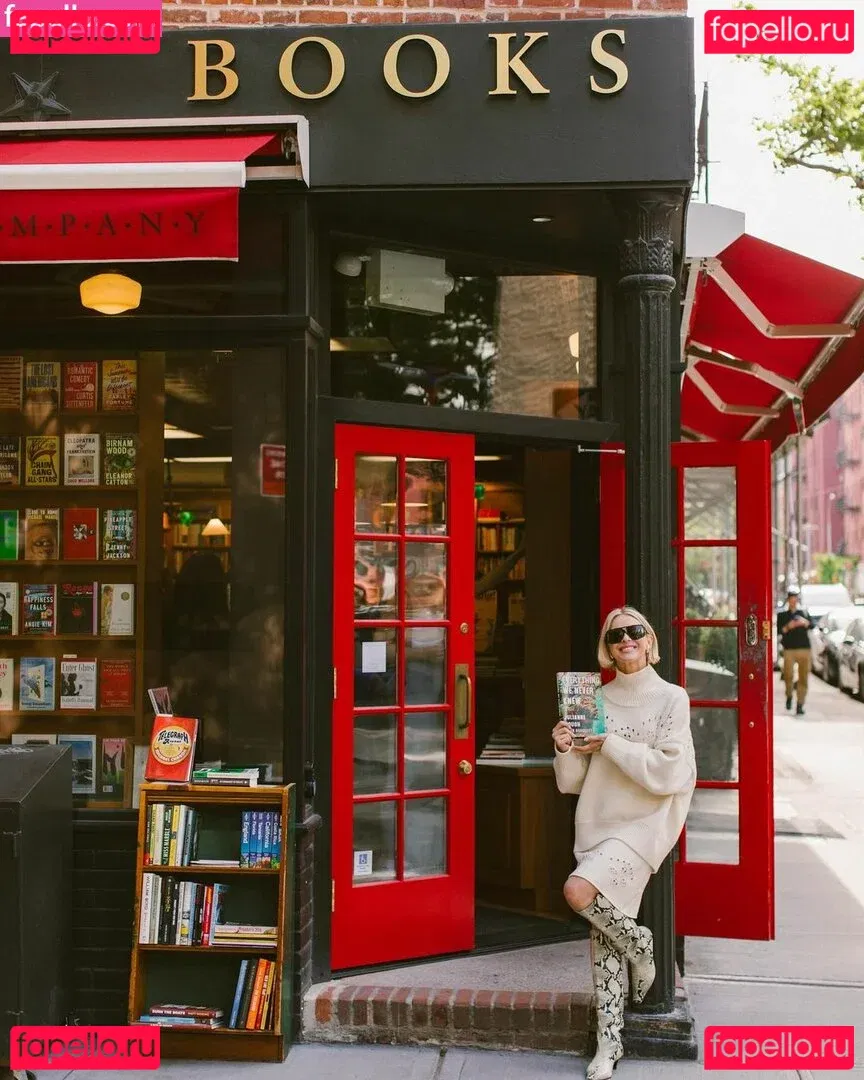 Julianne Hough Onlyfans Photo Gallery 