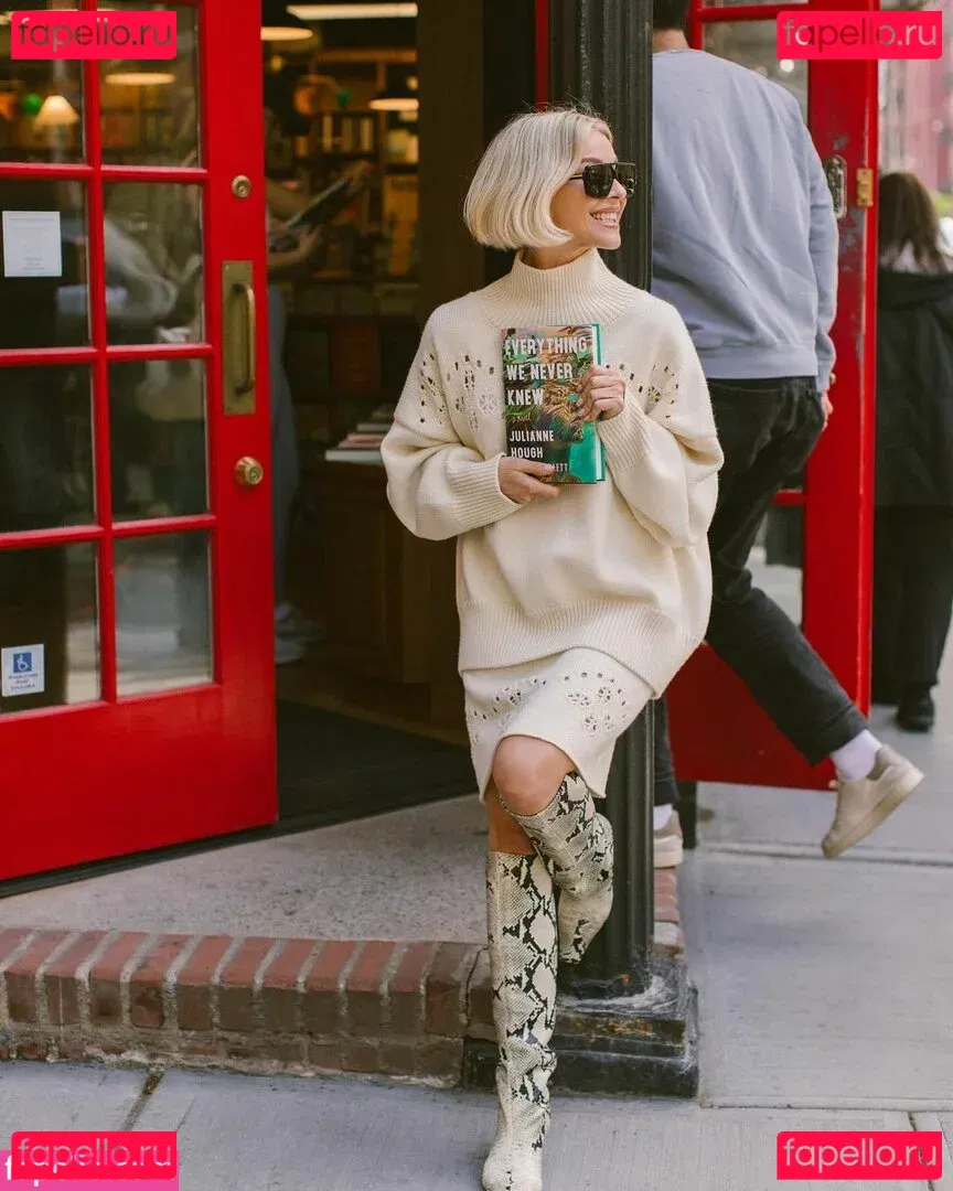 Julianne Hough Onlyfans Photo Gallery 