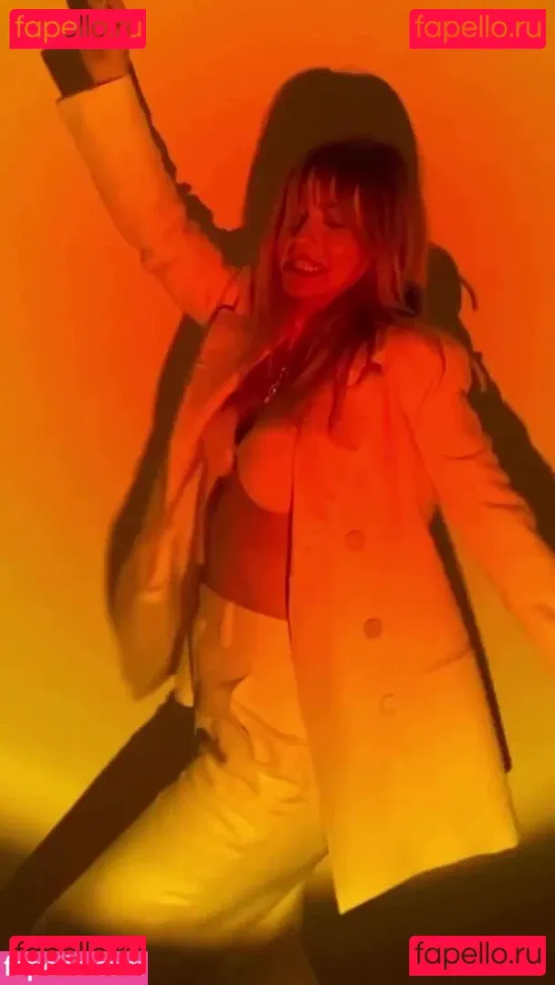 Julianne Hough Onlyfans Photo Gallery 