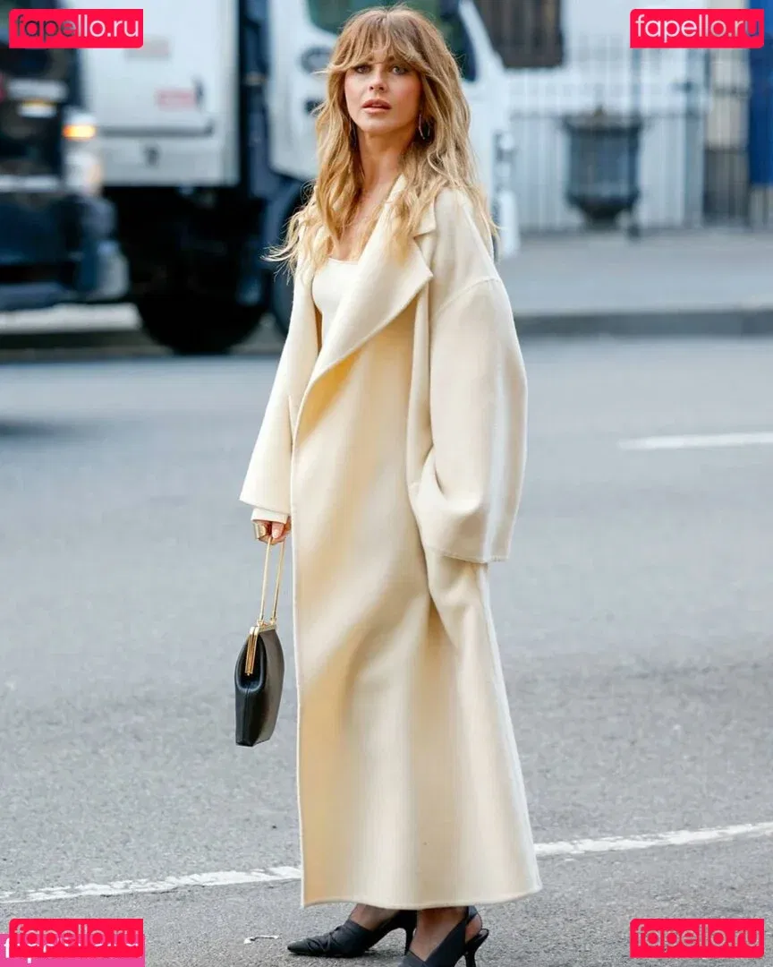 Julianne Hough Onlyfans Photo Gallery 