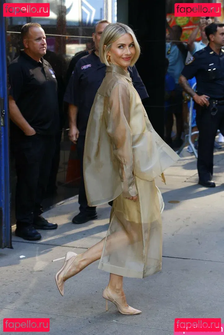 Julianne Hough Onlyfans Photo Gallery 