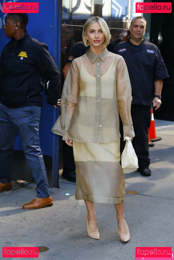 Julianne Hough Onlyfans Photo Gallery 