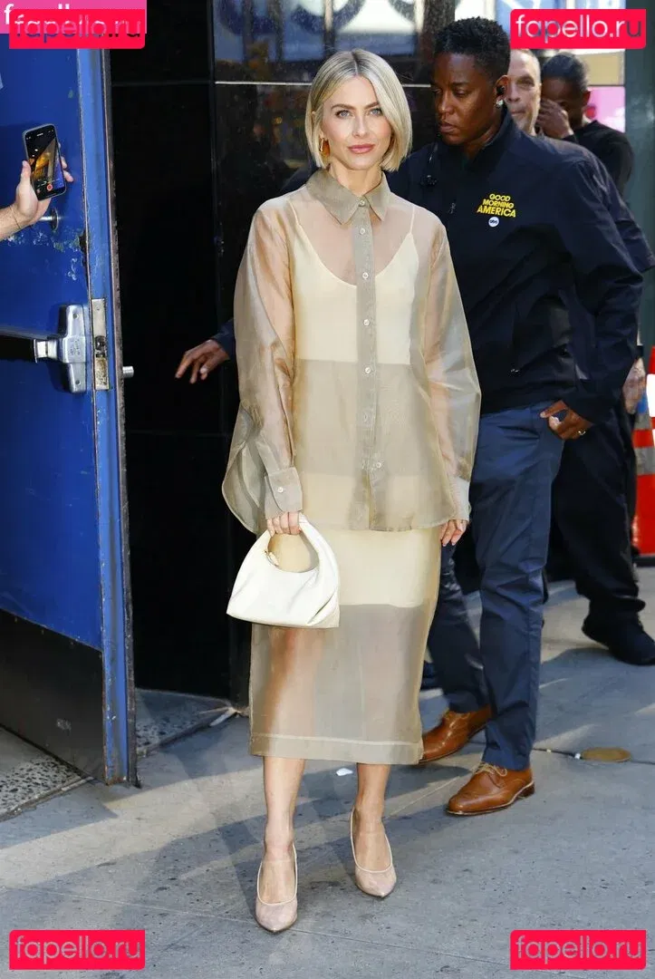 Julianne Hough Onlyfans Photo Gallery 