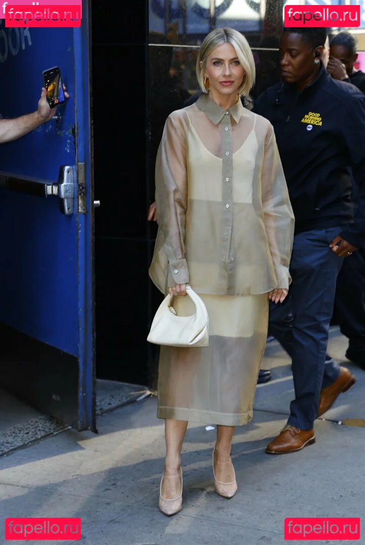 Julianne Hough Onlyfans Photo Gallery 