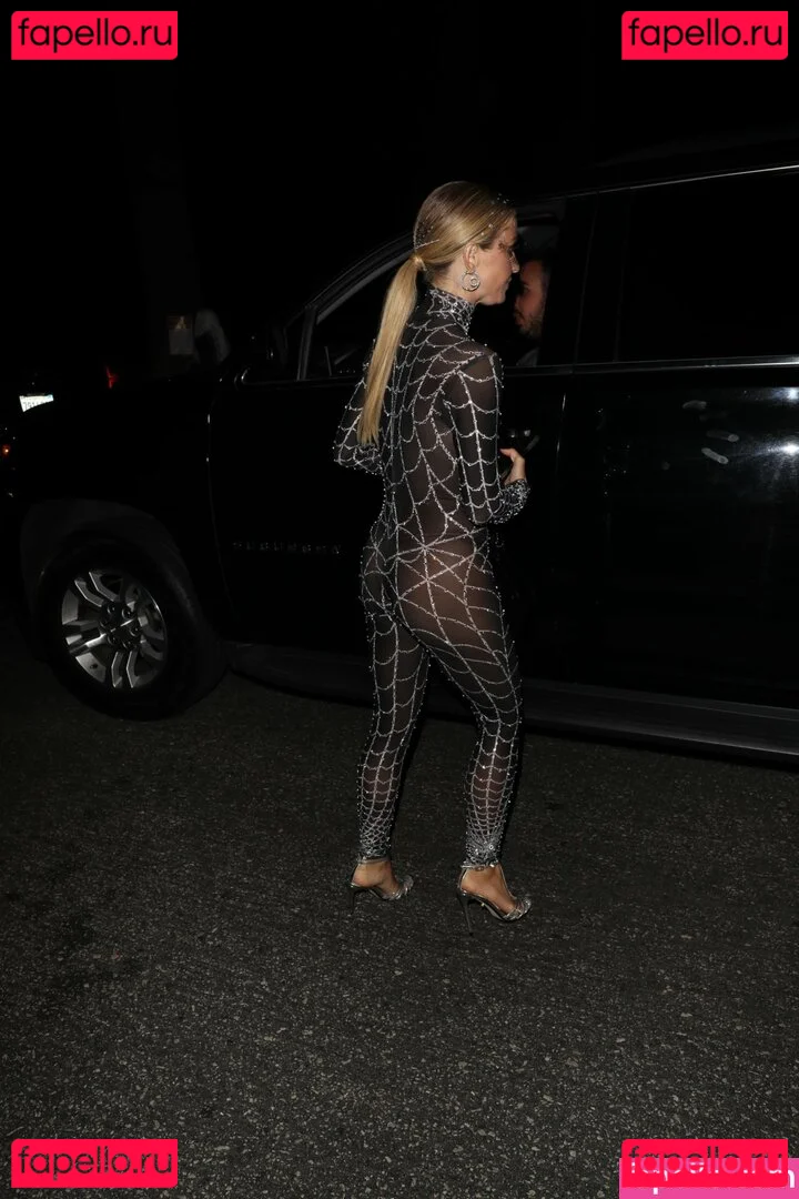 Julianne Hough Onlyfans Photo Gallery 