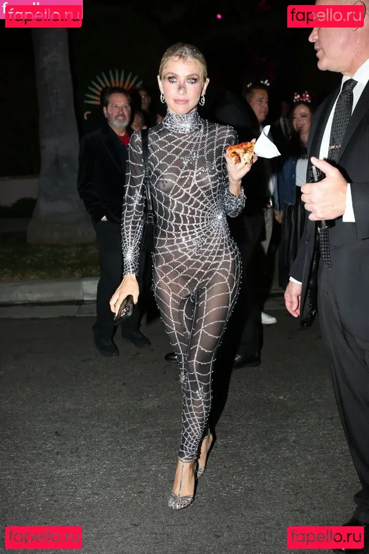 Julianne Hough Onlyfans Photo Gallery 