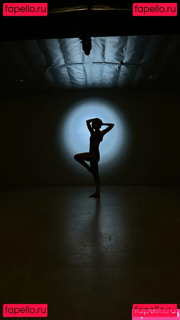 Julianne Hough Onlyfans Photo Gallery 