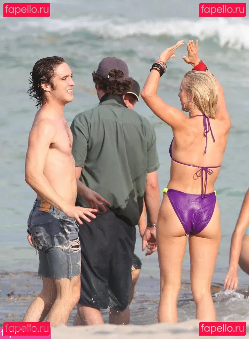 Julianne Hough Onlyfans Photo Gallery 