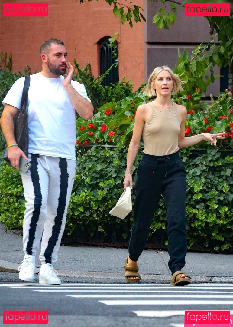 Julianne Hough Onlyfans Photo Gallery 