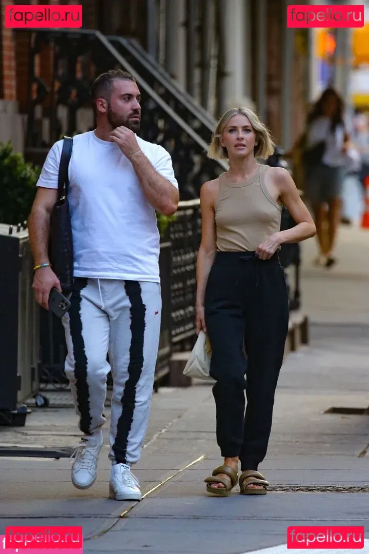 Julianne Hough Onlyfans Photo Gallery 