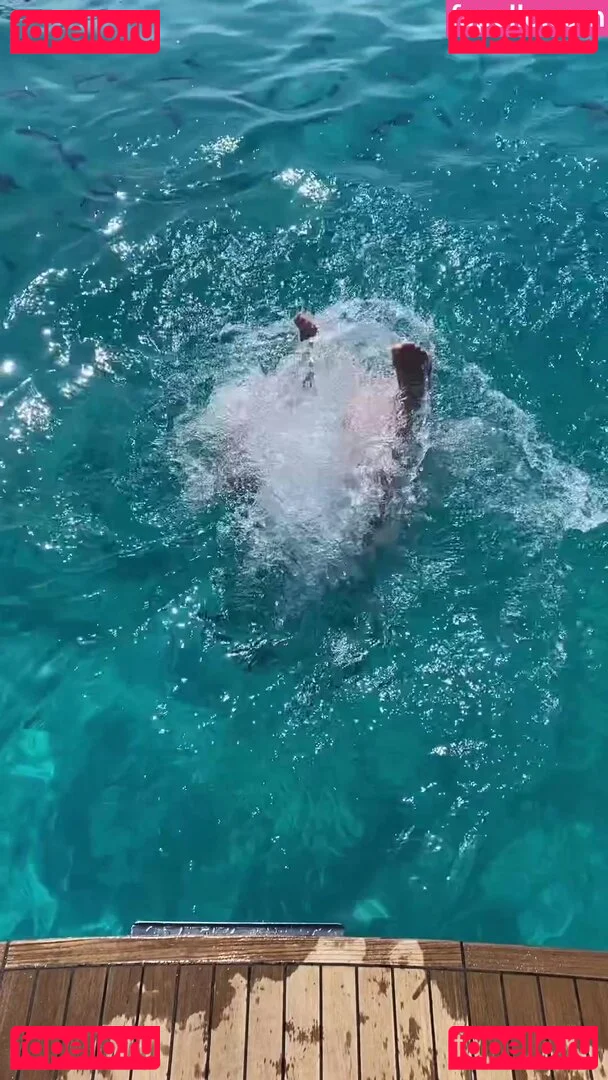 Julianne Hough Onlyfans Photo Gallery 