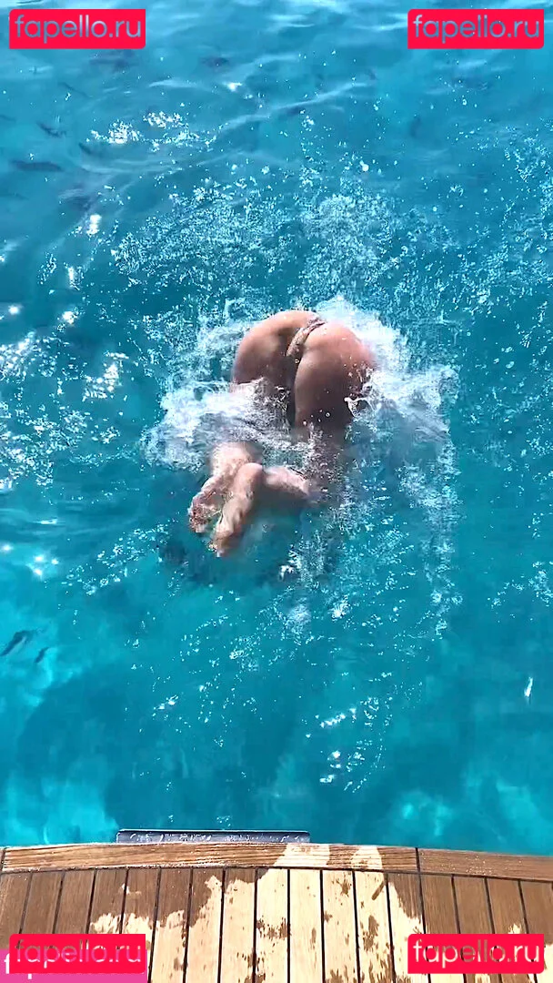 Julianne Hough Onlyfans Photo Gallery 