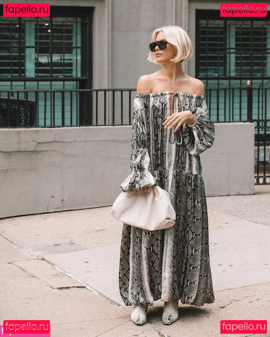 Julianne Hough Onlyfans Photo Gallery 