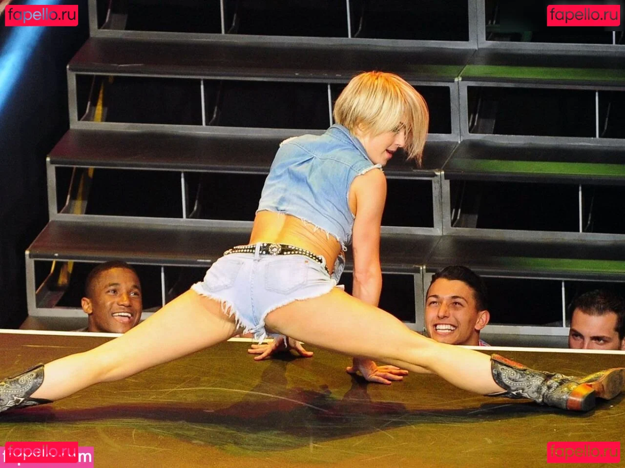 Julianne Hough Onlyfans Photo Gallery 