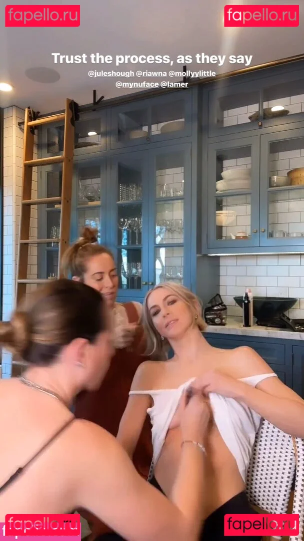 Julianne Hough Onlyfans Photo Gallery 