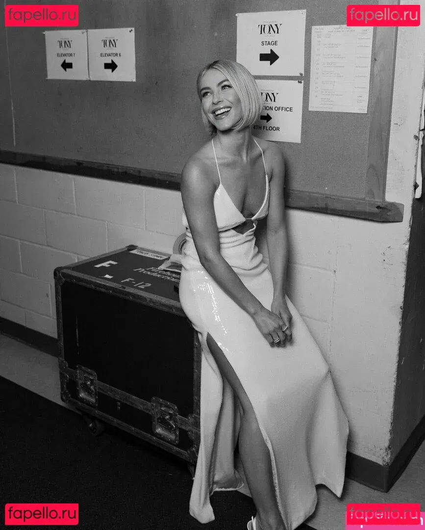 Julianne Hough Onlyfans Photo Gallery 