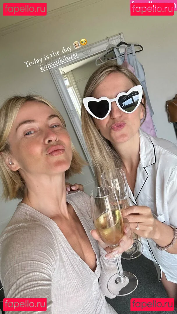 Julianne Hough Onlyfans Photo Gallery 