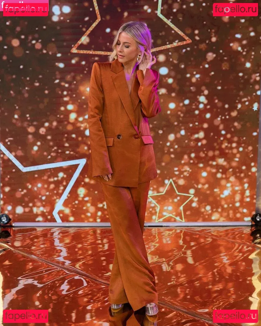 Julianne Hough Onlyfans Photo Gallery 