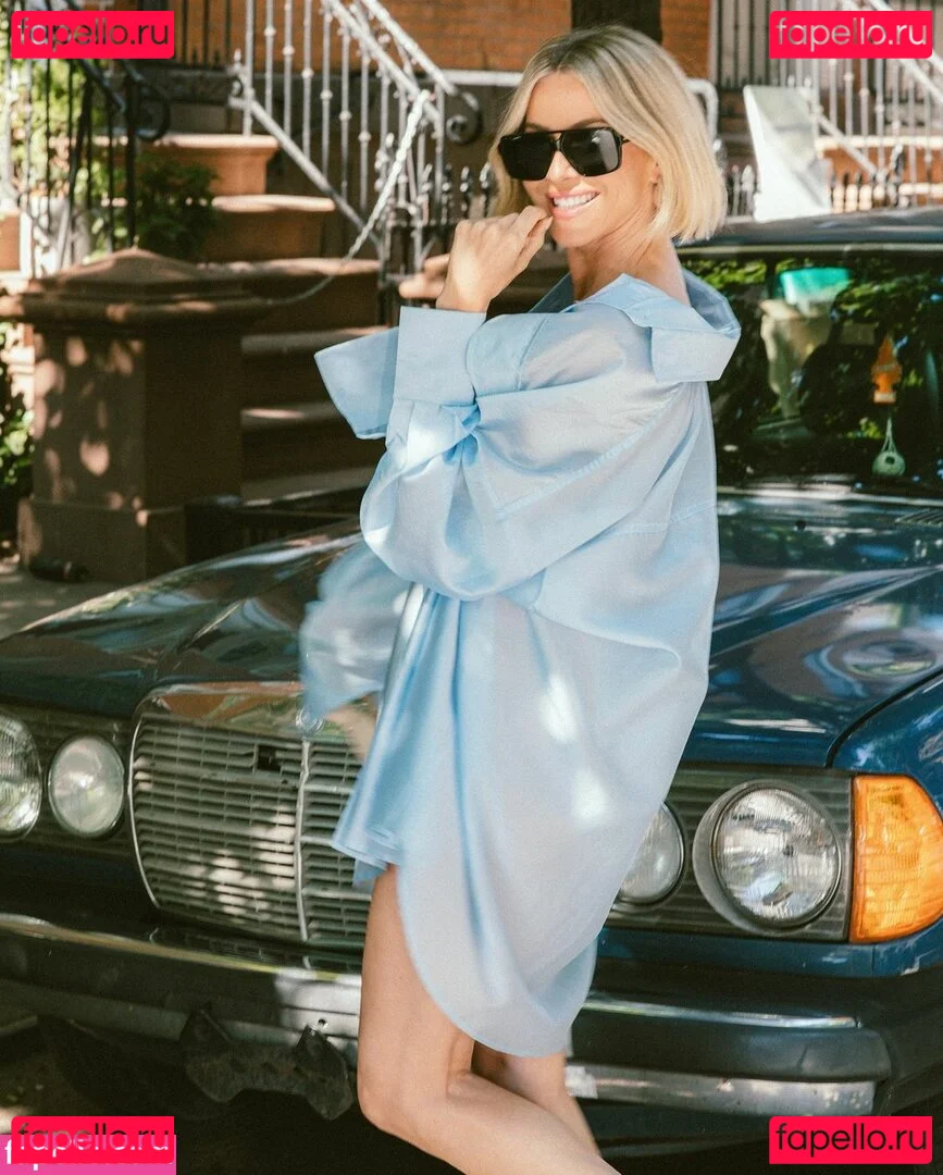 Julianne Hough Onlyfans Photo Gallery 