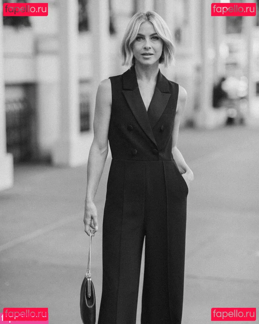 Julianne Hough Onlyfans Photo Gallery 