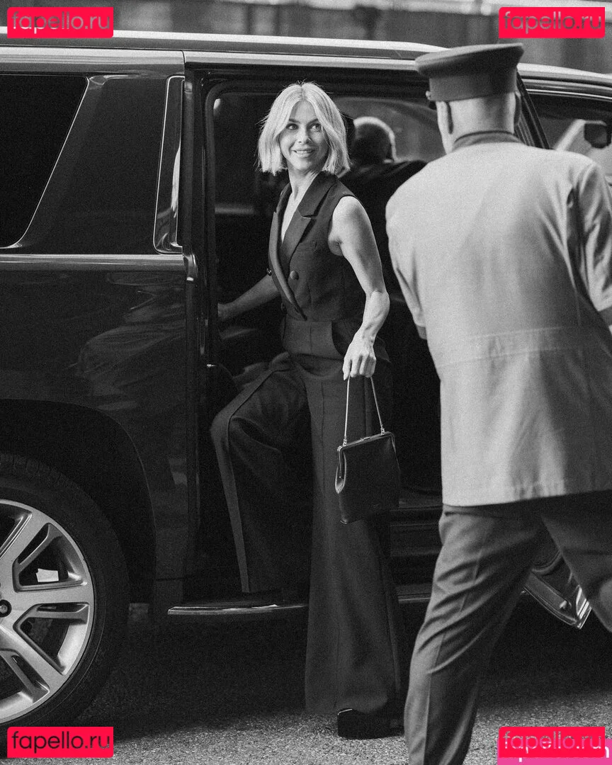 Julianne Hough Onlyfans Photo Gallery 