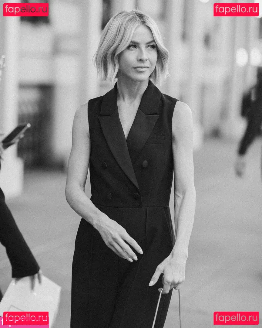 Julianne Hough Onlyfans Photo Gallery 