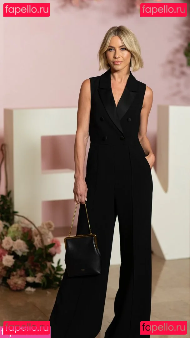 Julianne Hough Onlyfans Photo Gallery 