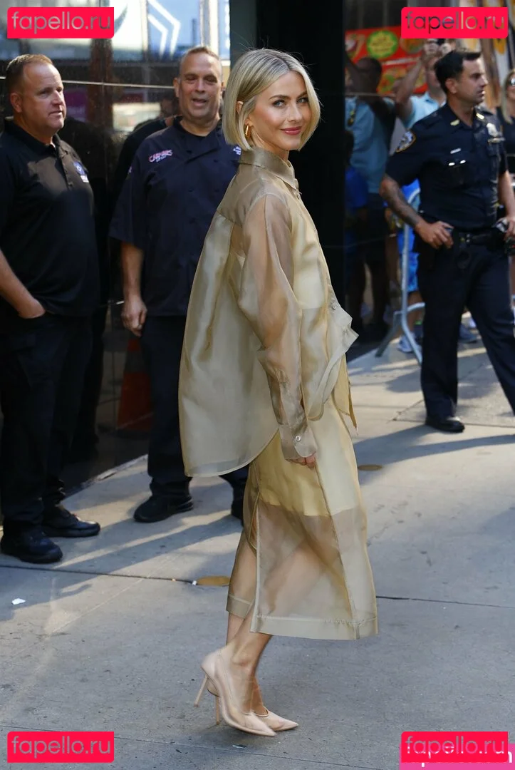 Julianne Hough Onlyfans Photo Gallery 