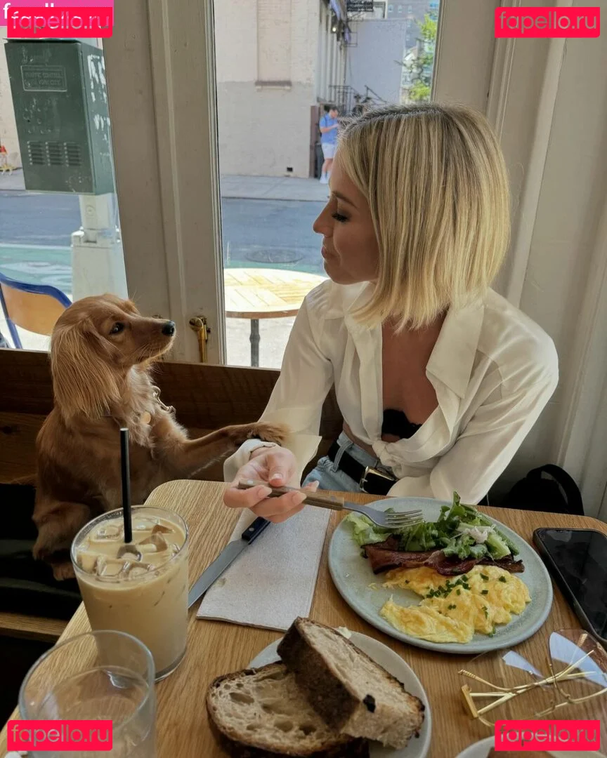 Julianne Hough Onlyfans Photo Gallery 