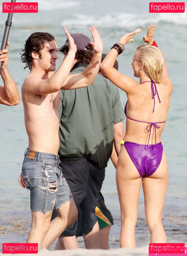 Julianne Hough Onlyfans Photo Gallery 