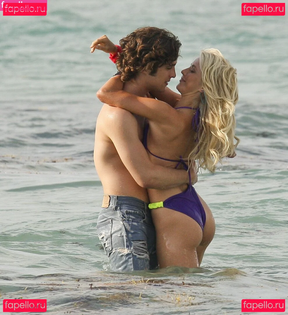 Julianne Hough Onlyfans Photo Gallery 