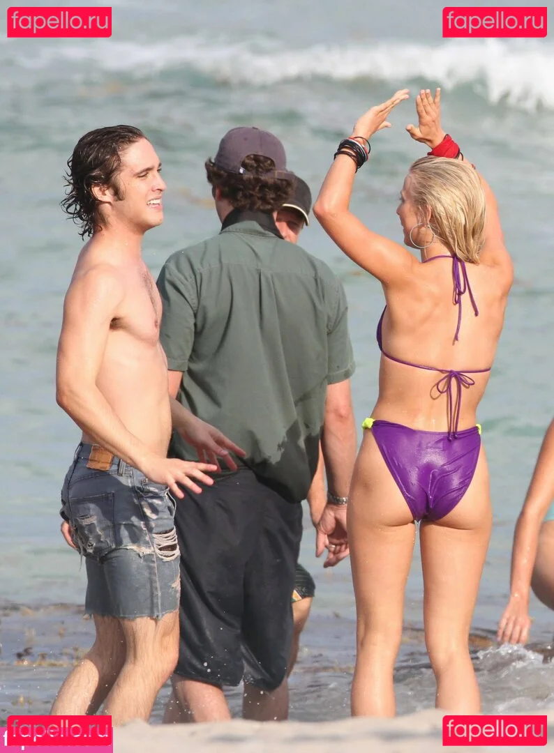 Julianne Hough Onlyfans Photo Gallery 