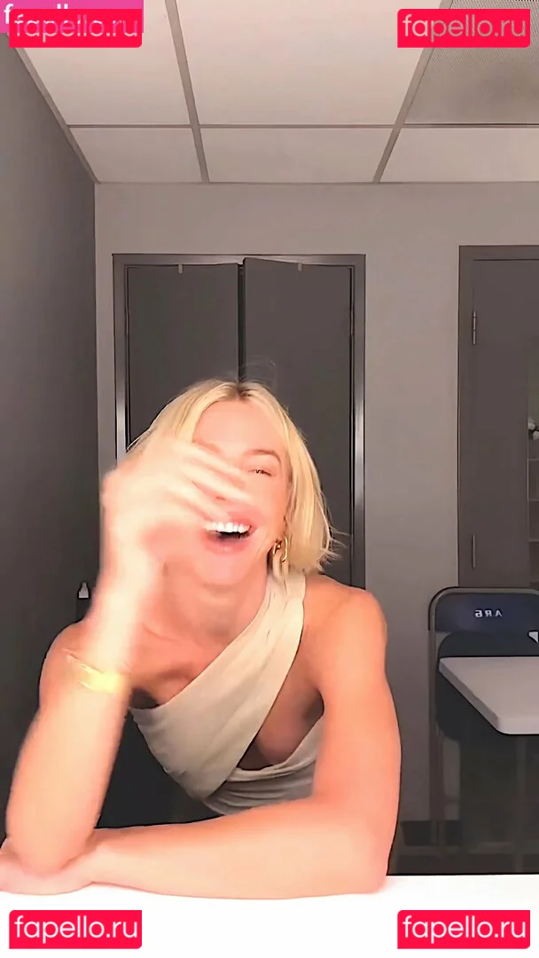 Julianne Hough Onlyfans Photo Gallery 