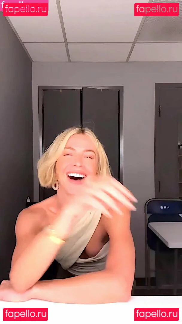 Julianne Hough Onlyfans Photo Gallery 