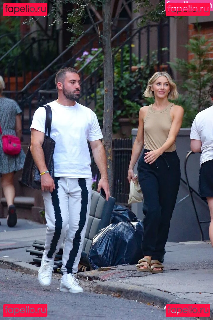 Julianne Hough Onlyfans Photo Gallery 