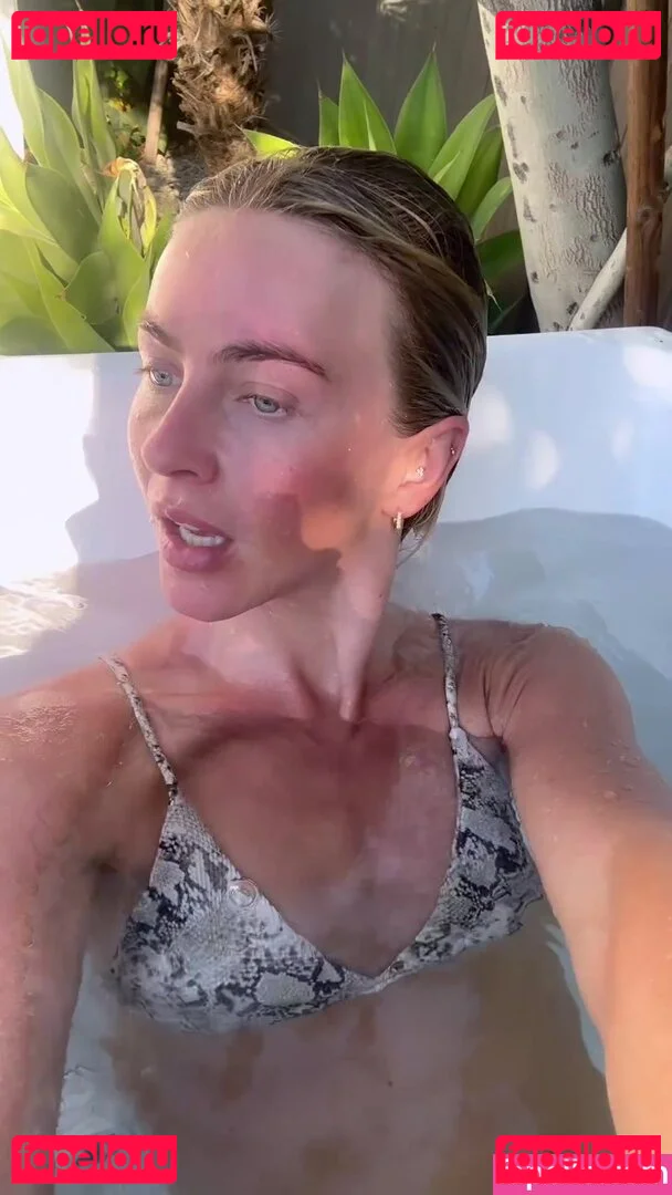 Julianne Hough Onlyfans Photo Gallery 