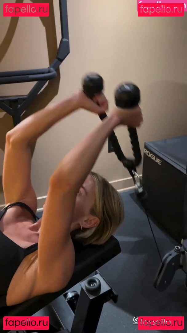 Julianne Hough Onlyfans Photo Gallery 