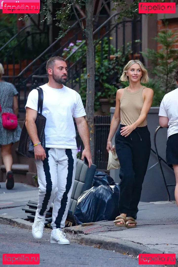 Julianne Hough Onlyfans Photo Gallery 