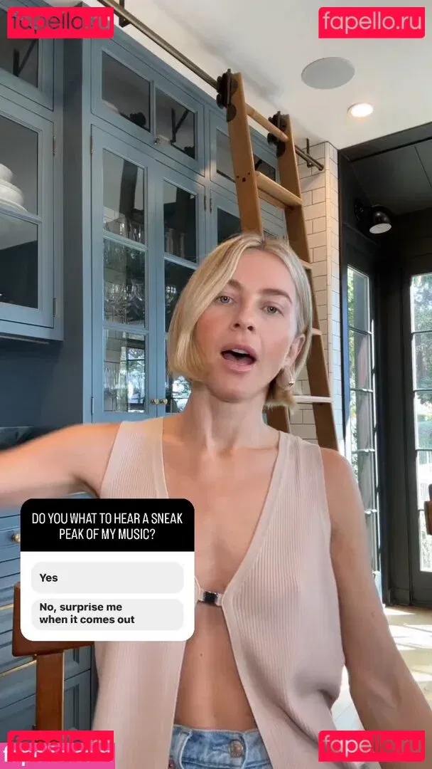 Julianne Hough Onlyfans Photo Gallery 