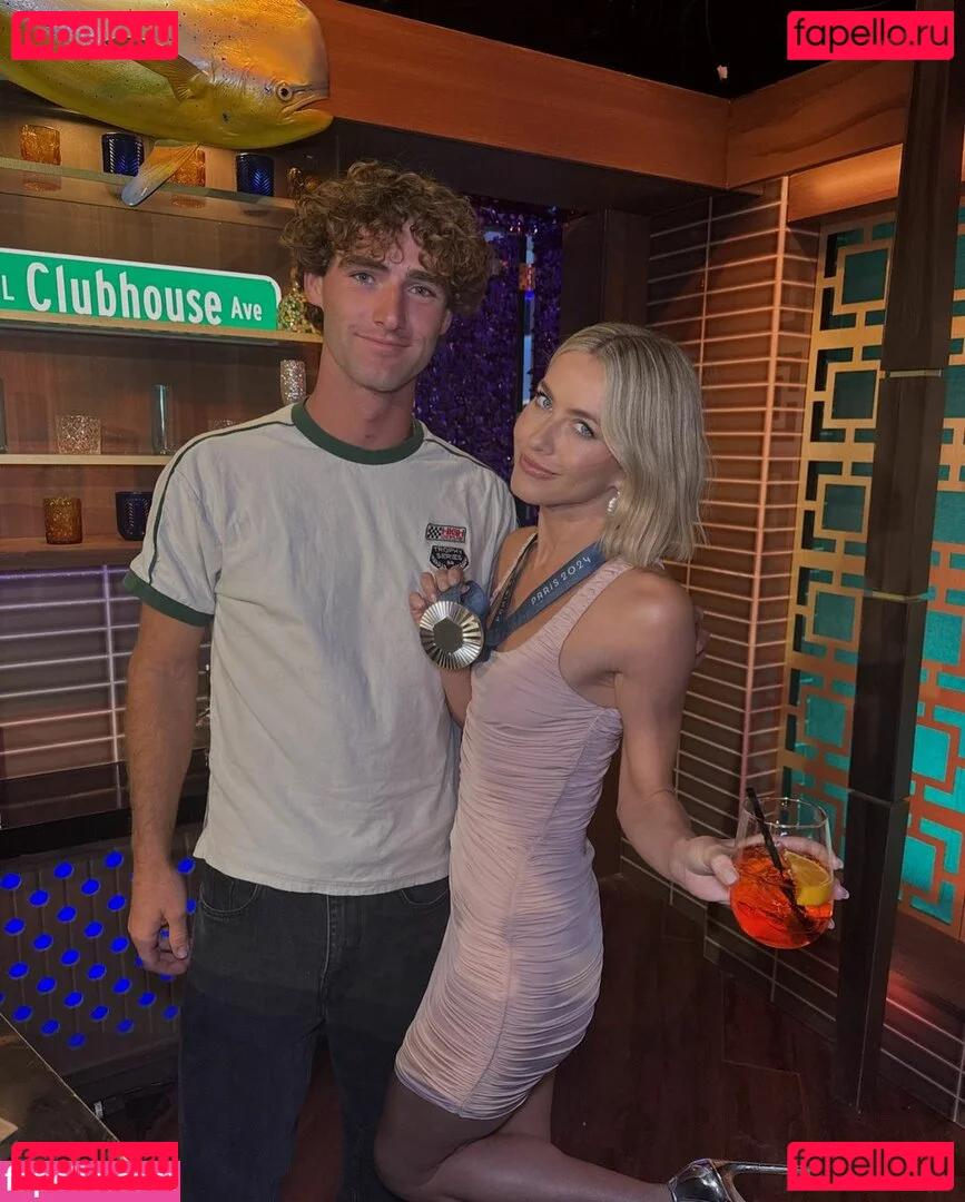 Julianne Hough Onlyfans Photo Gallery 