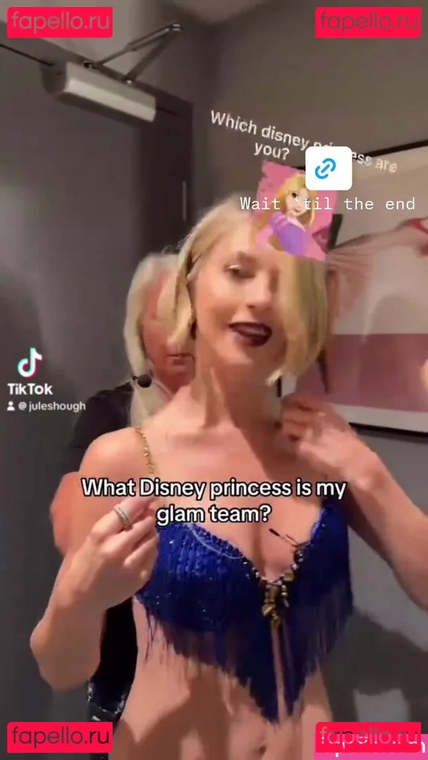 Julianne Hough Onlyfans Photo Gallery 