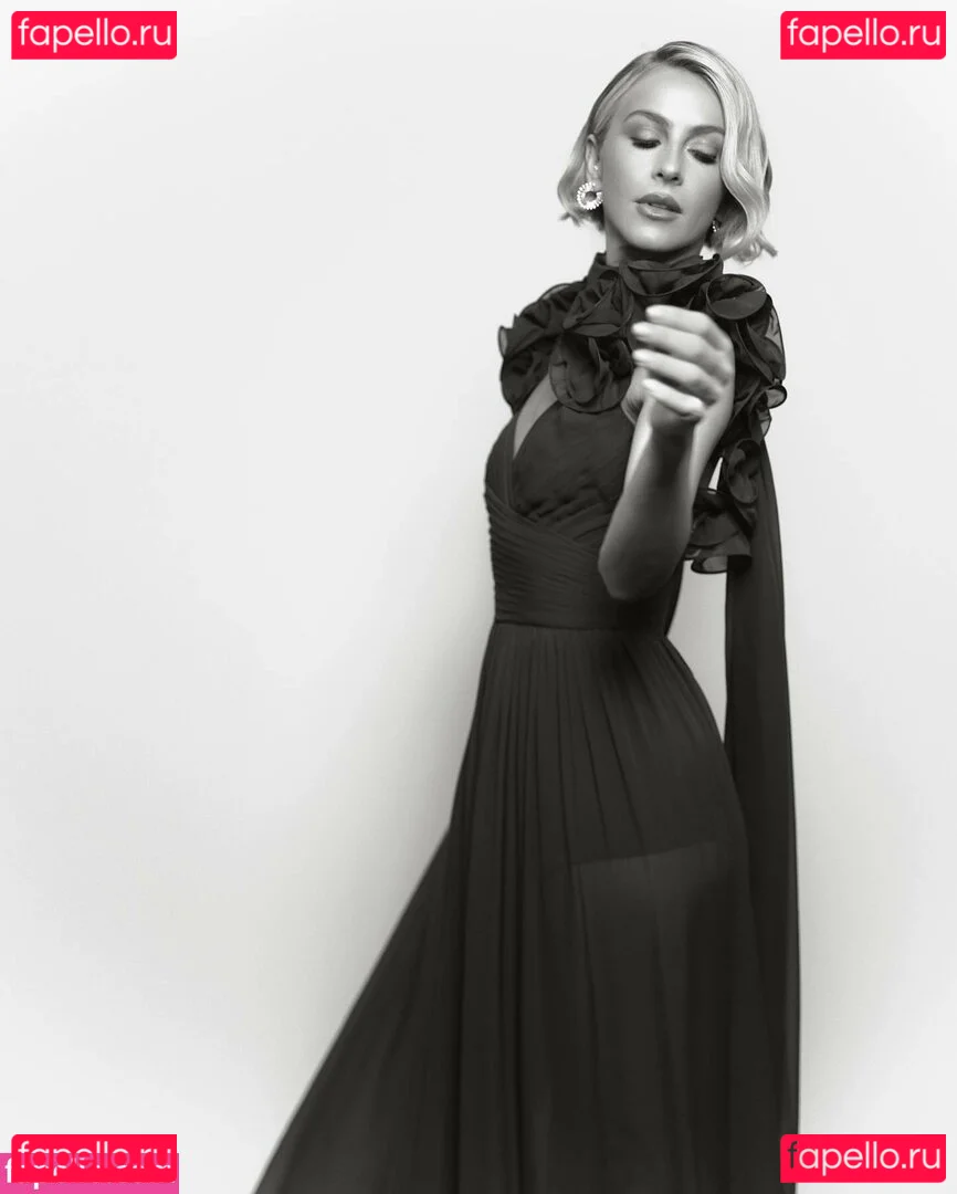 Julianne Hough Onlyfans Photo Gallery 