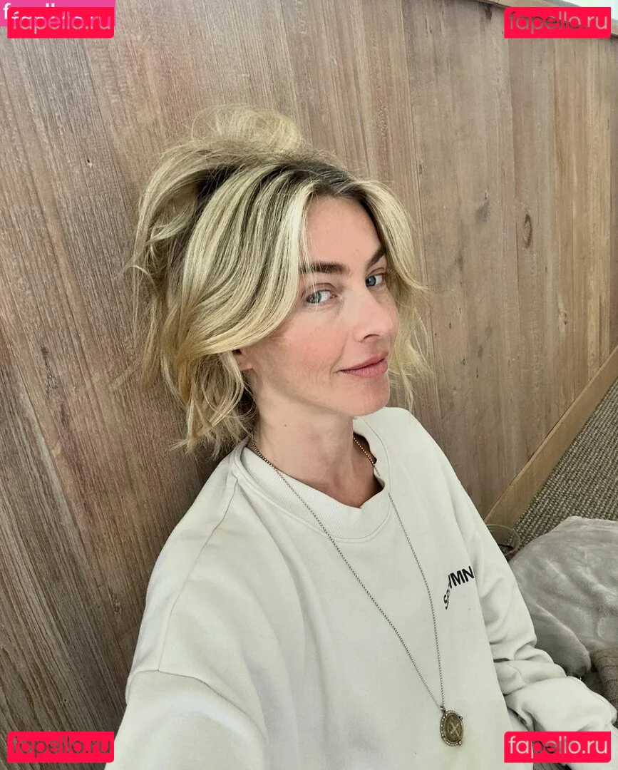 Julianne Hough Onlyfans Photo Gallery 