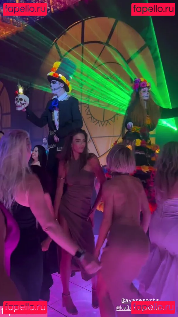 Julianne Hough Onlyfans Photo Gallery 