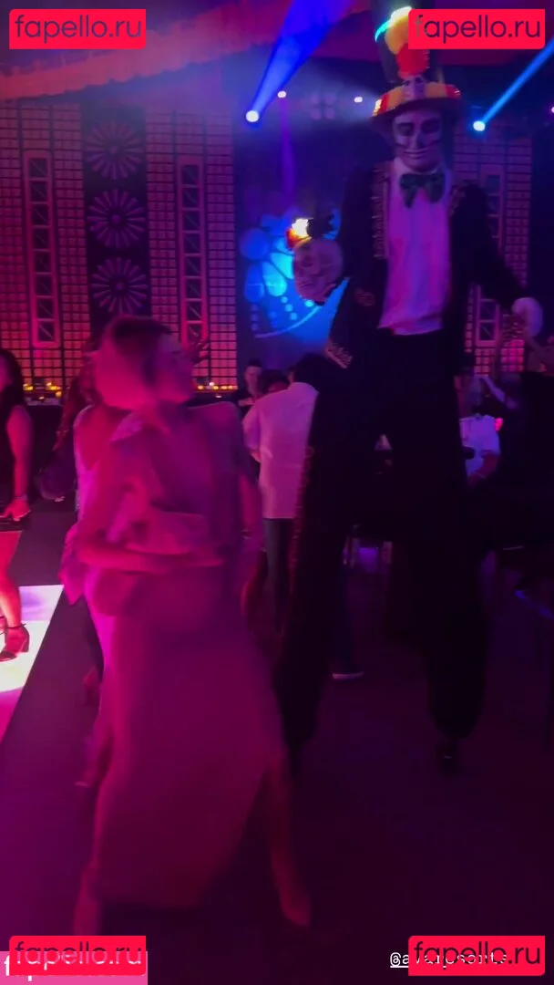 Julianne Hough Onlyfans Photo Gallery 