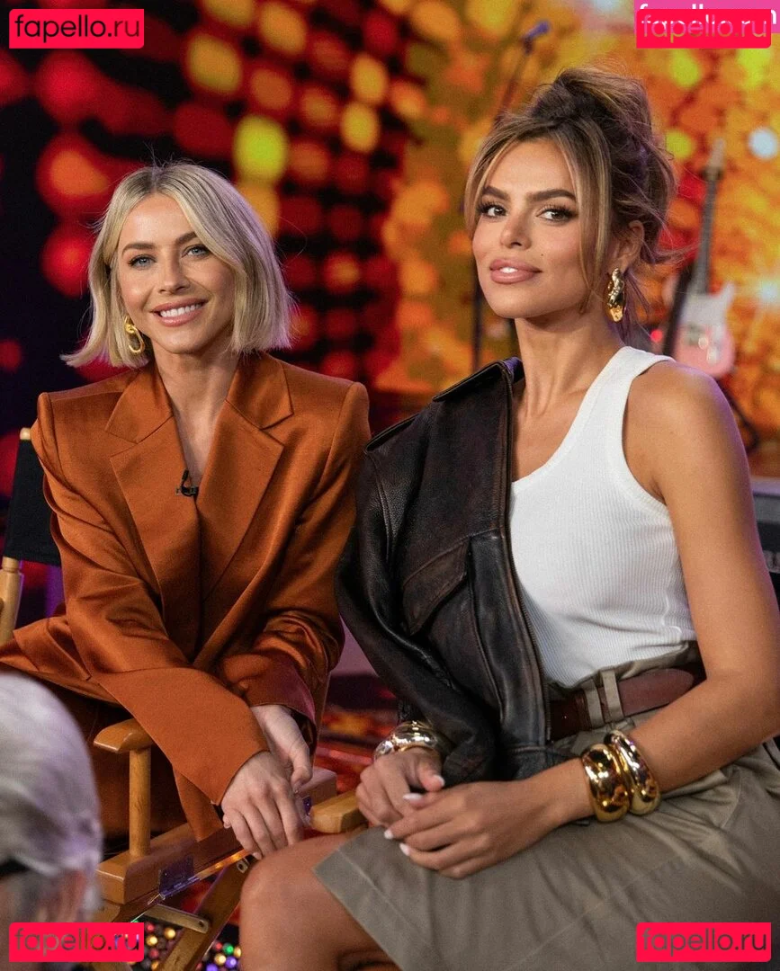 Julianne Hough Onlyfans Photo Gallery 