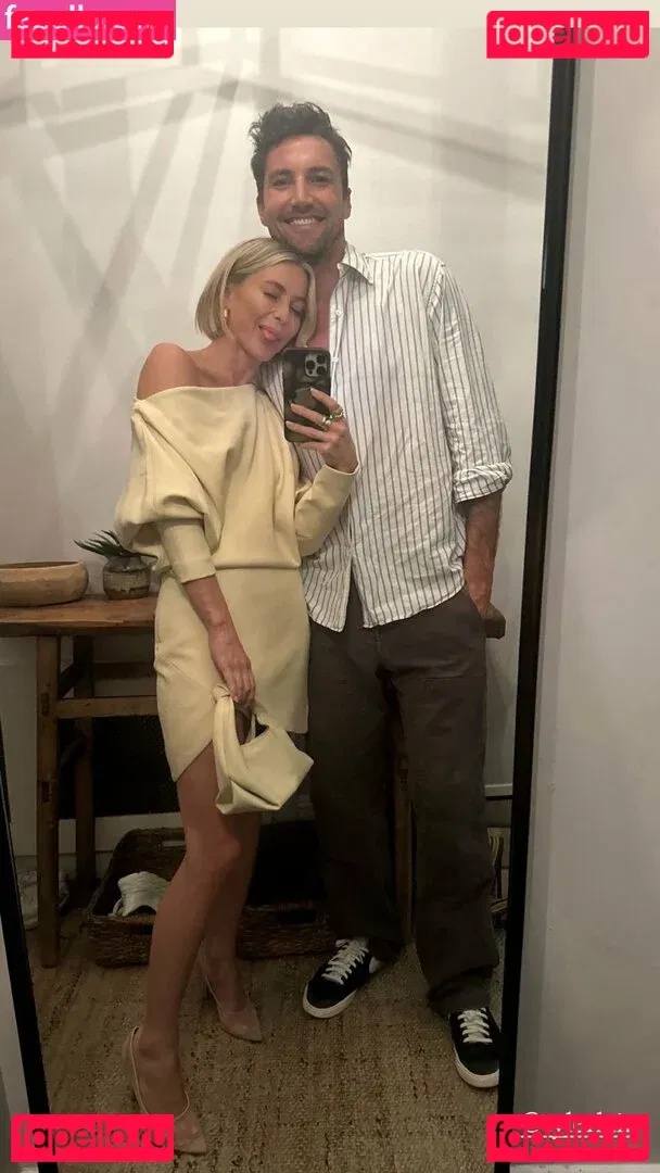 Julianne Hough Onlyfans Photo Gallery 